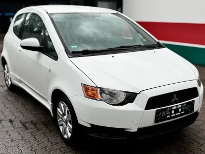 Gebraucht Mitsubishi Colt 95 PS (69 kW) 2012 Weiß Kleinwagen