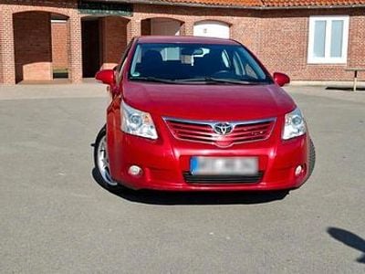 Gebraucht Toyota Avensis 126 PS (92 kW) 2009 Rot Limousine