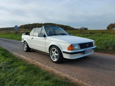Gebraucht Ford Escort Cabriolet 103 PS (75 kW) 1984 Weiß Cabrio