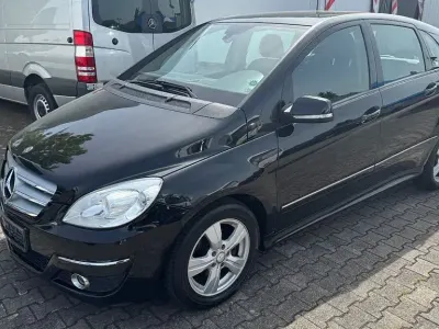 Używany Mercedes B150 95 KM (69 kW) 2008 Czarny Minivan