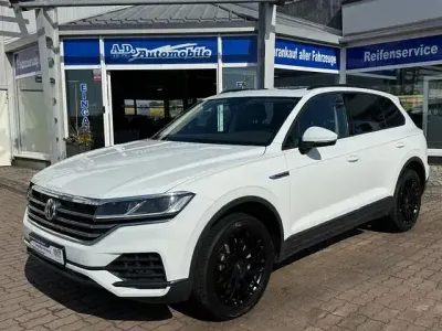 Gebraucht VW Touareg Basis 286 PS (210 kW) 2018 Weiß SUV
