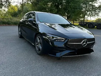 Gebraucht Mercedes CLA200 Shooting Brake AMG line 163 PS (119 kW) 2023 Schwarz Kombi