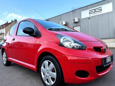 Gebraucht Toyota Aygo 68 PS (50 kW) 2009 Rot Kleinwagen