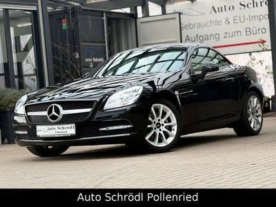 Obsidianschwarz metallic Gebraucht 2012 Mercedes SLK200 Cabrio | 18.480 € (Fairer Preis)