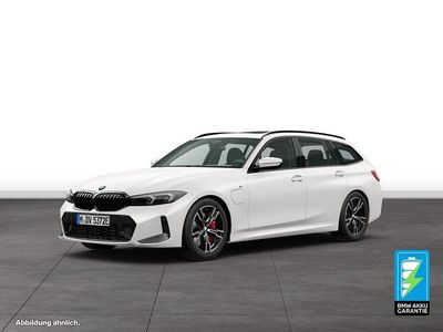 Gebraucht BMW 330e M Sport 292 PS (214 kW) 2025 Weiß Kombi