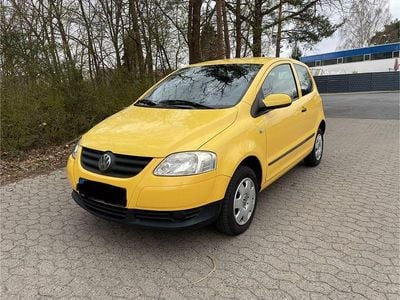 Second-hand VW Fox 54 CP (39 kW) 2010 Galben Hatchback