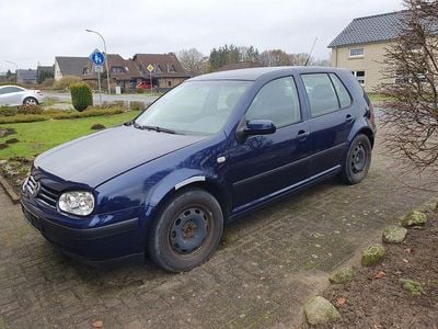 Blau Gebraucht 2002 VW Golf IV Limousine | 950 € (Guter Preis)