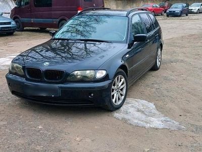 Schwarz Gebraucht 2002 BMW 318 Kombi | 1.850 € (Fairer Preis)