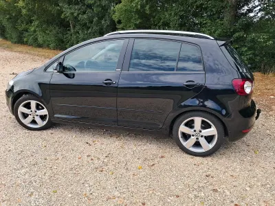 Gebraucht VW Golf Plus Cross Style 105 PS (77 kW) 2011 Schwarz Limousine
