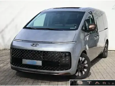 Gebraucht Hyundai Staria Signature 177 PS (130 kW) 2022 Silber Van / Kleinbus