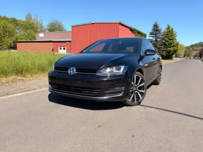 Gebraucht VW Golf VII Highline 125 PS (91 kW) 2015 Schwarz Limousine