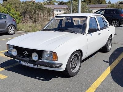 Usado Opel Ascona 60 HP (44 kW) 1976 Branco Sedan