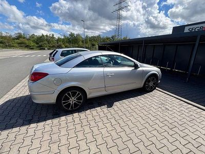 Usata Opel Astra Cabriolet Cosmo 150 CV (110 kW) 2007 Argento Cabrio