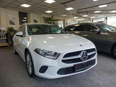 Gebraucht Mercedes A200 163 PS (119 kW) 2024 Weiß Limousine