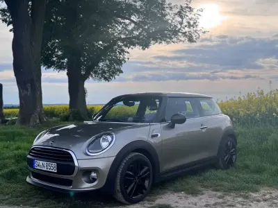 Usata Mini ONE 102 CV (75 kW) 2019 Grigio Utilitaria