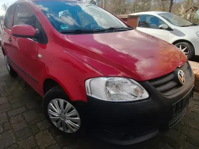 Usata VW Fox 90 CV (66 kW) 2005 Rosso Utilitaria