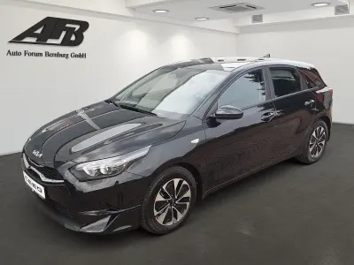 Gebraucht Kia Ceed 140 PS (102 kW) 2026 Schwarz Kleinwagen