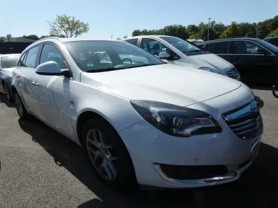 Używany Opel Insignia Business Edition 131 KM (96 kW) 2014 Biały Kombi