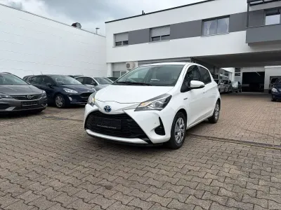 Gebraucht Toyota Yaris Hybrid Comfort 75 PS (55 kW) 2018 Weiß Kleinwagen