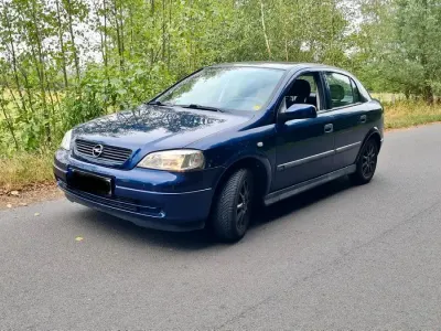 Gebraucht Opel Astra 101 PS (74 kW) 2000 Blau Limousine