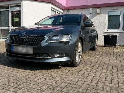 Gebraucht Skoda Superb 190 PS (139 kW) 2016 Grau Kombi
