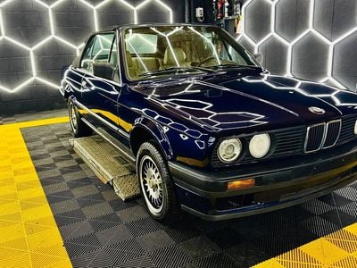 Gebraucht BMW 318 Cabriolet 113 PS (83 kW) 1992 Blau Cabrio