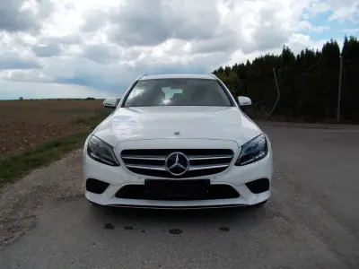 Gebraucht Mercedes C300e Avantgarde 194 PS (142 kW) 2020 Weiß Kombi