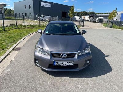 Lexus CT200h
