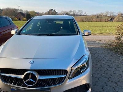 Usata Mercedes A180 AMG line 109 CV (80 kW) 2016 Argento Berlina
