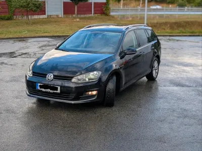 Gebraucht VW Golf VII LOUNGE 110 PS (80 kW) 2015 Schwarz Kombi