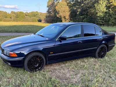 BMW 523