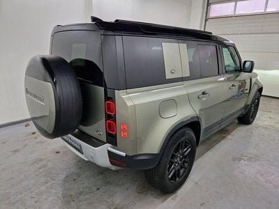 Gebraucht Land Rover Defender SE 300 PS (220 kW) 2022 Pangea green SUV