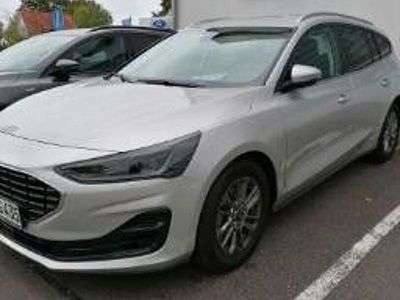 Gebraucht Ford Focus Titanium 125 PS (91 kW) 2024 Silber Limousine
