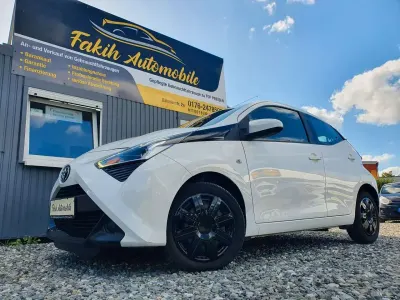 Gebraucht Toyota Aygo X-play 72 PS (52 kW) 2019 Weiß Kleinwagen