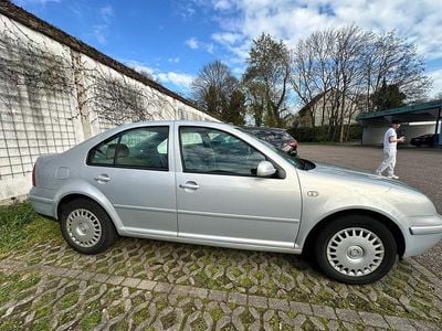 Gebraucht VW Bora 101 PS (74 kW) 1999 Grau Limousine