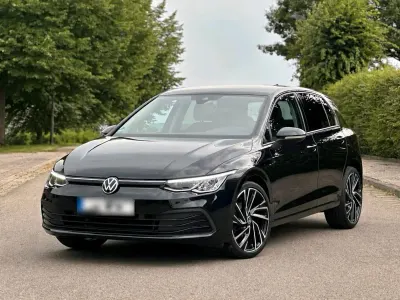 Gebraucht VW Golf VIII Life 130 PS (95 kW) 2020 Schwarz Limousine