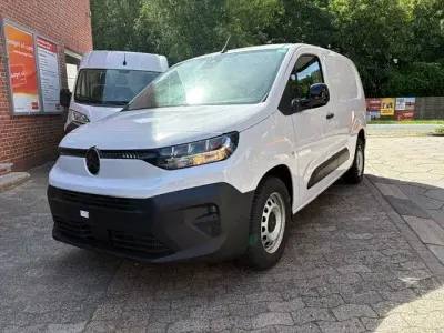 Gebraucht Citroën Berlingo 131 PS (96 kW) 2025 Weiß Van / Kleinbus