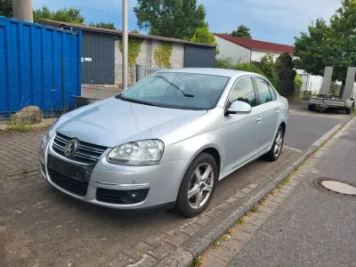 Gebraucht VW Jetta Comfortline 122 PS (89 kW) 2009 Silber Limousine