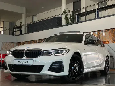 Gebraucht BMW 330 M Sport 258 PS (189 kW) 2022 Weiß Limousine