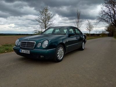 Mercedes E320