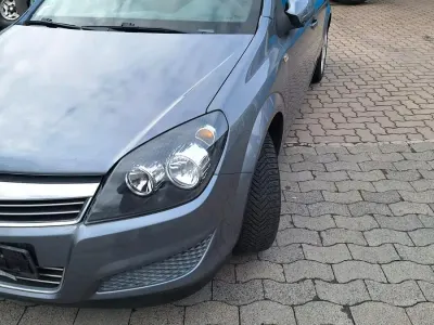 Gebraucht Opel Astra 102 PS (75 kW) 2007 Grau Kombi