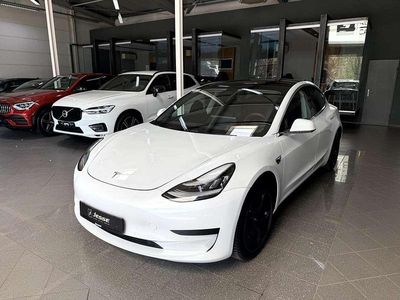 Begagnad Tesla Model 3 Standard Range Plus 225 kW (306 HK) 2020 Vit Sedan