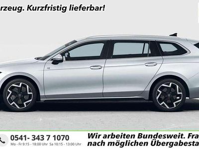 Oyster silver metallic Neu 2025 VW Passat R-line Kombi | 45.046 € (Superpreis)