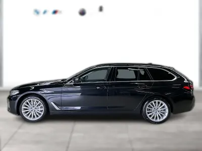 Gebraucht BMW 530 Luxury Line 286 PS (210 kW) 2023 Schwarz metallic Kombi
