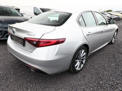 Gebraucht Alfa Romeo Giulia Ti 190 PS (139 kW) 2020 Grigio silverstone metallic grigio silverstone metallic Limousine