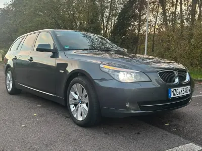 Gebraucht BMW 525 197 PS (144 kW) 2009 Grau Kombi