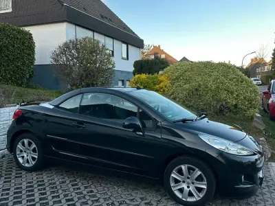 Gebraucht Peugeot 207 CC 120 PS (88 kW) 2011 Schwarz Cabrio