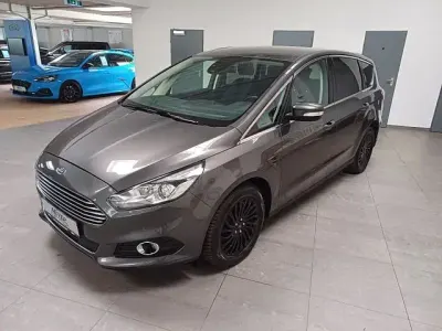 Gebraucht Ford S-MAX Titanium 165 PS (121 kW) 2019 Grau Van / Kleinbus