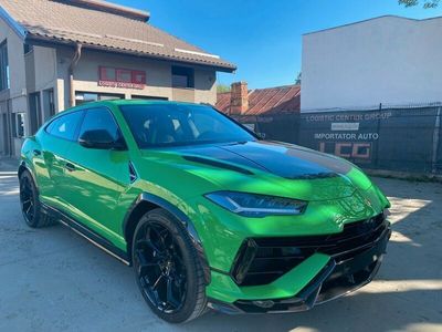 Grün Gebraucht 2024 Lamborghini Urus SUV | 435.479 €