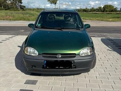 Grün Gebraucht 1998 Opel Corsa Kleinwagen | 800 €